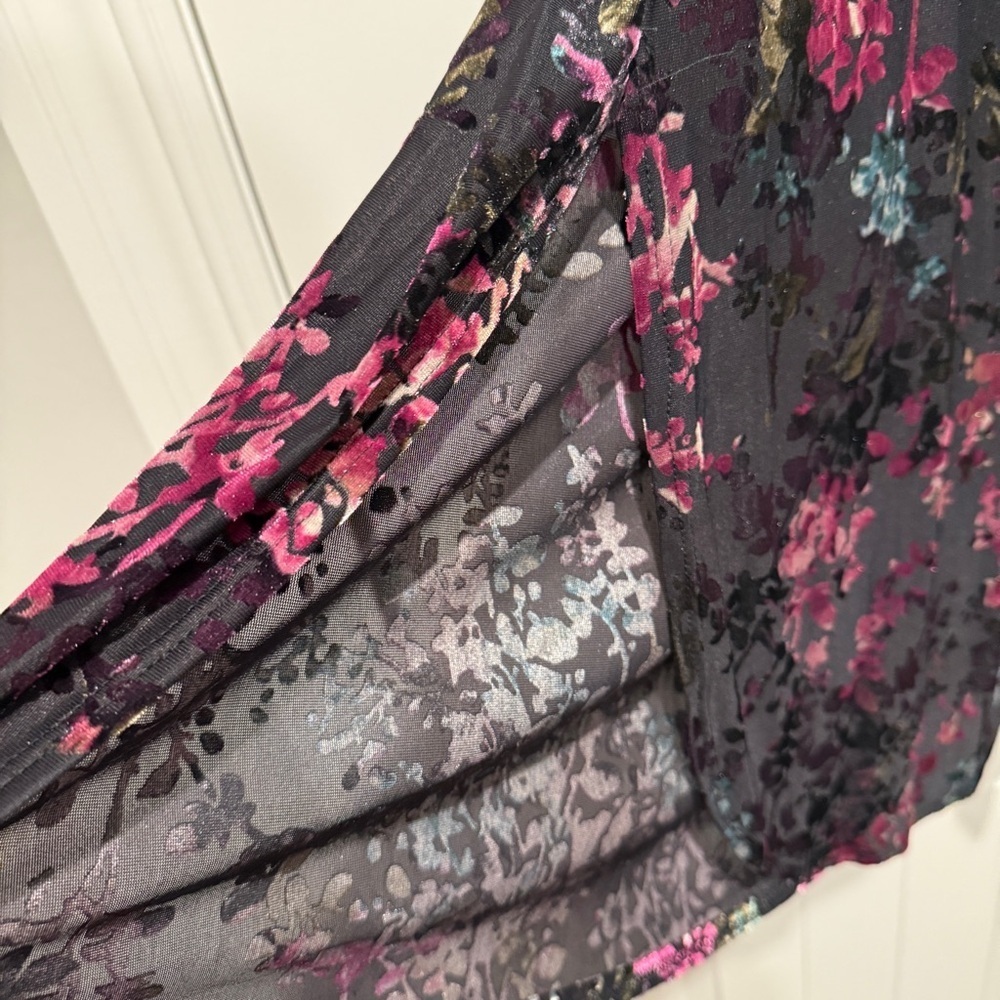 NEW Boutique Floral Tunic Top with Bow Tie - Picture 3 of 5